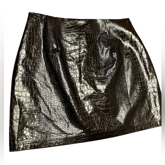 Endless Rose Zip Front Croc Embossed Miniskirt Black Sz M - Picture 11 of 15